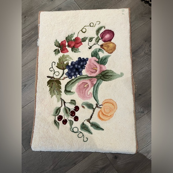 Hand hooked rug - Picture 5 of 5